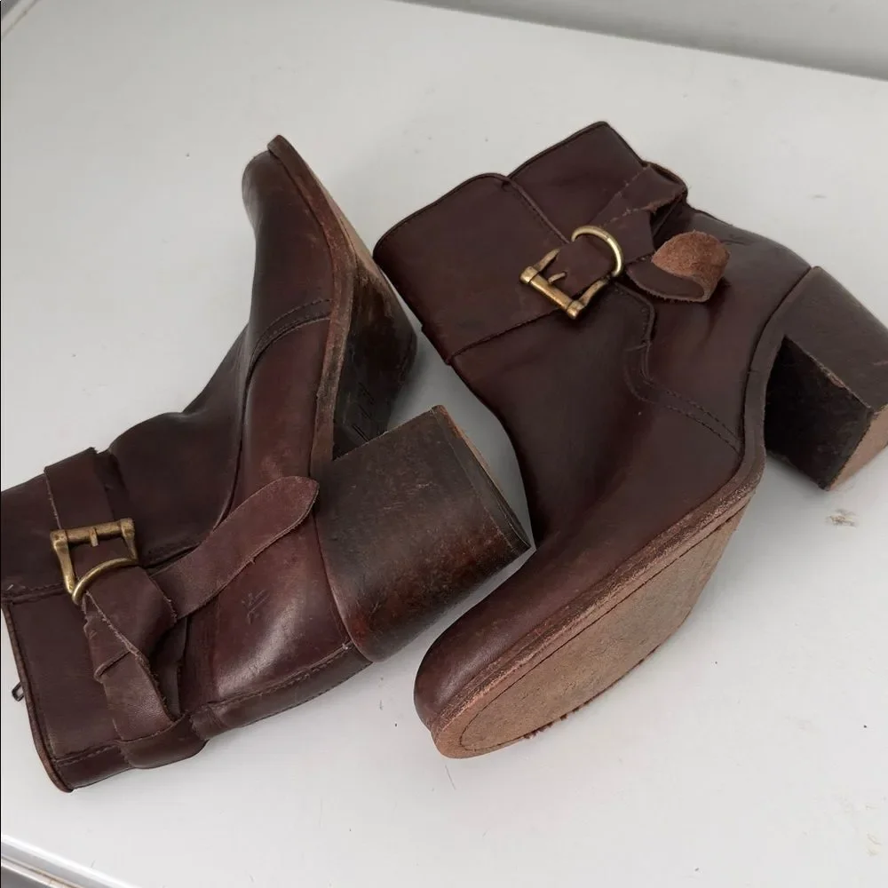 FRY Bronw leather ankleBoot sz9